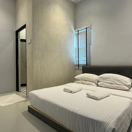 Zen Retreat Glass Pool Villa ไทปิง ภายนอก รูปภาพ